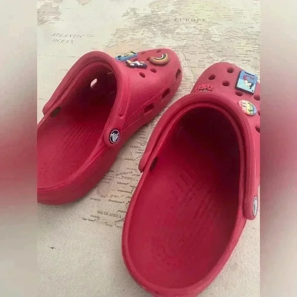 Crocs Classic Clog Varsity Red
W/Jibbits - Picture 5 of 9